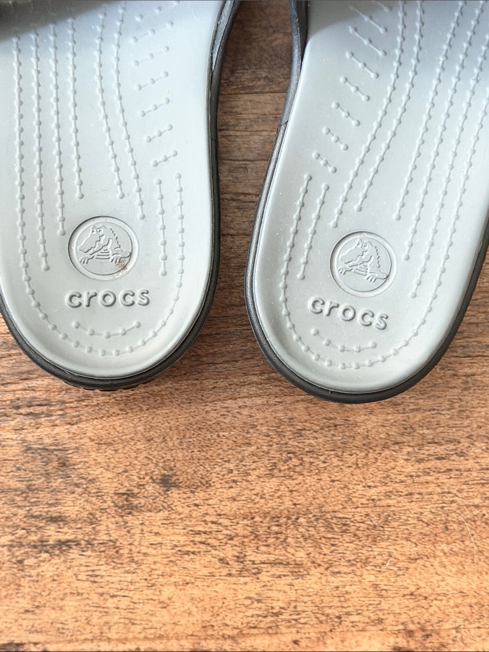 CROCS Black Strap Gray Footbed Women's Slide Sandals size 7 - Picture 2 of 4
